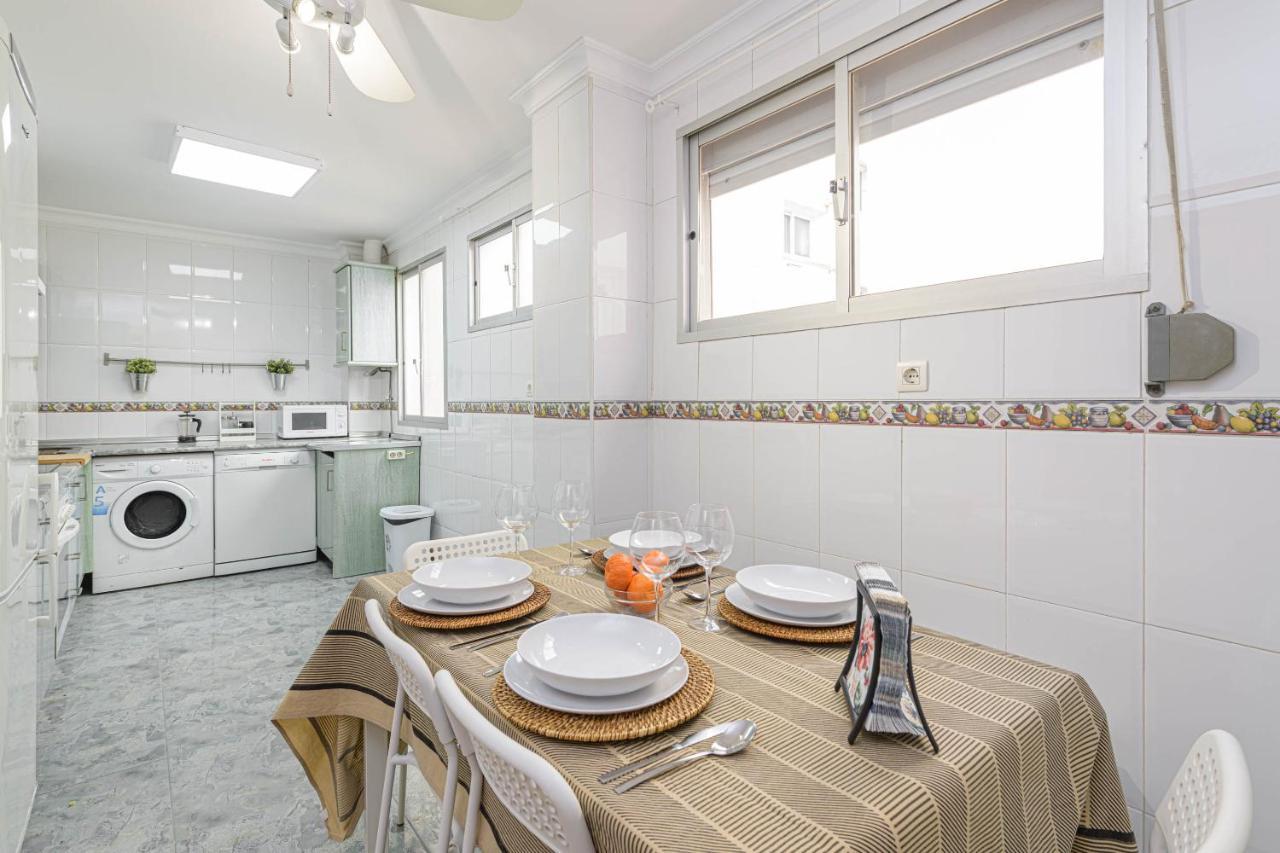 Wintowinrentals Ubicacion Fabulosa, Completo Apartamento Con Parking En El Soho De Малага Екстериор снимка